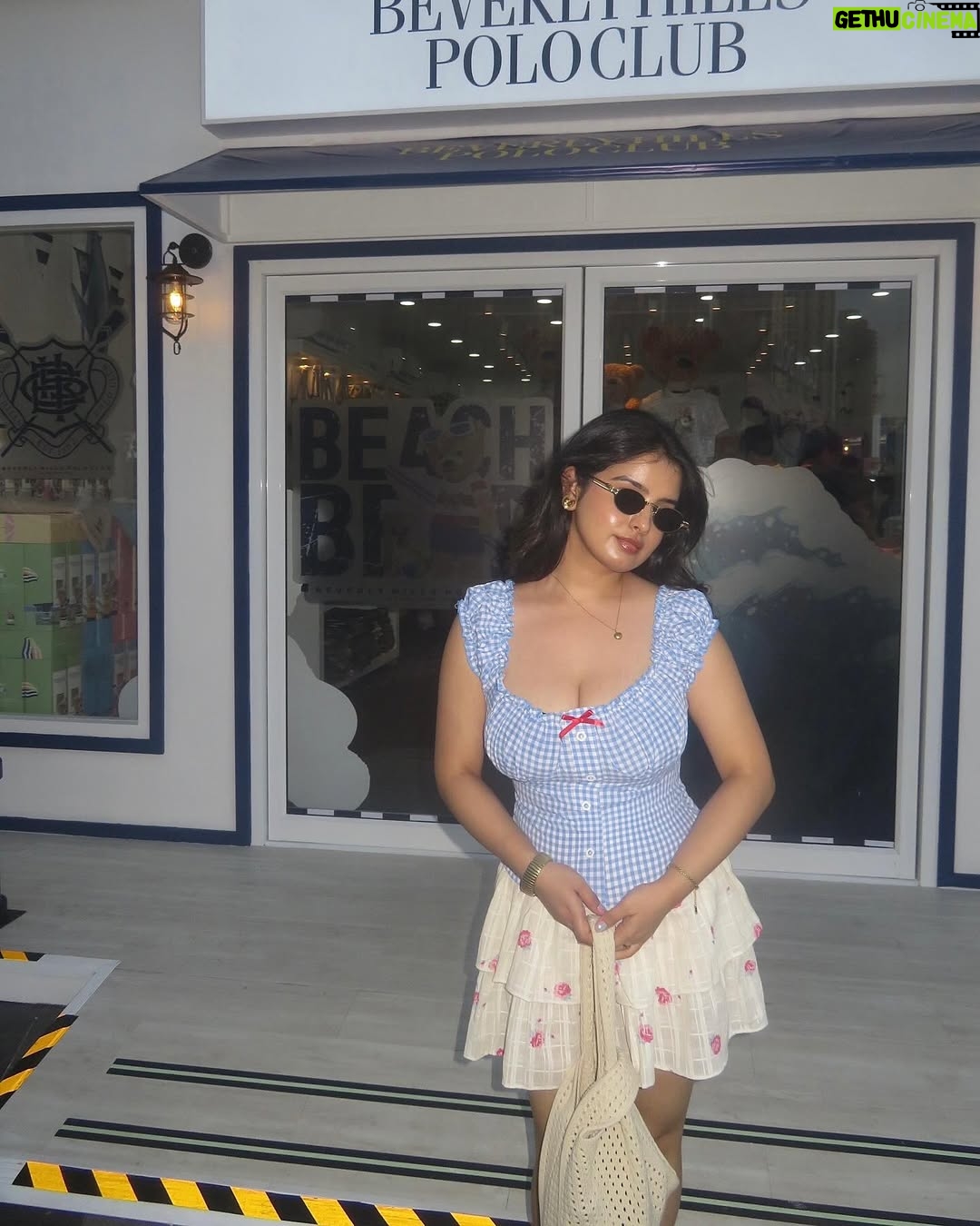 Aarushi Abrol - 2.6K Likes - This song irl 🍨

#explore #explorpage #outfitinspo #gingham #trends #fashion #inspo #bangkok #trendingoutfits #potd #fyp #ootd #outfitoftoday #styling #fashioninspo