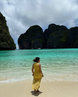 Aarushi Abrol Instagram - tropical state of mind 🏝️
#explore #travel #thailand #phiphi #vacation #beach #beachvacation #beachlifestyle #travelgram #explorepage #inspo #tropical #tropicalvacation #summer #summerfashion #outfitinspo #luxurylifestyle #trending #potd
