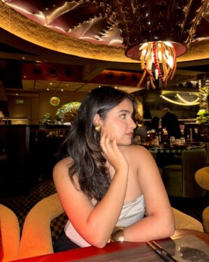 Aarushi Abrol Instagram - How would you like to pay? Me:
📍 @waikiki.mumbai
#explore #potd #facecard #inspo #datenight #fyp #trending #mumbai #explorepage #ootd #cafehopping #dinnerinspo #aesthetics