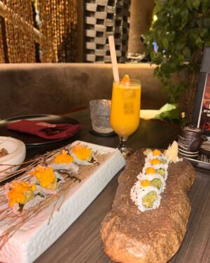 Aarushi Abrol Instagram - How would you like to pay? Me:
📍 @waikiki.mumbai
#explore #potd #facecard #inspo #datenight #fyp #trending #mumbai #explorepage #ootd #cafehopping #dinnerinspo #aesthetics