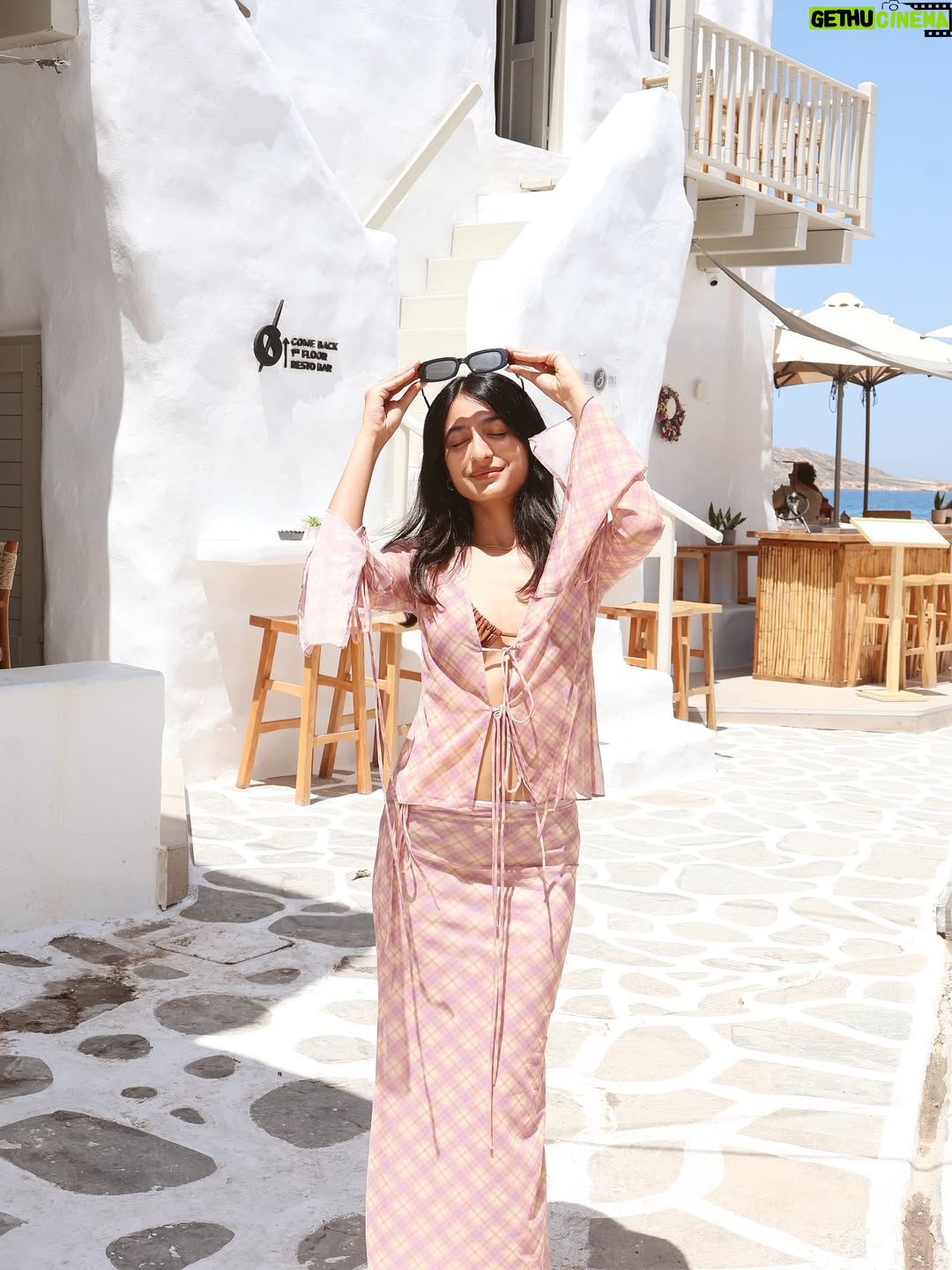 Aarushi Chib - 15.8K Likes - Tiny human, big world 🌎❤️