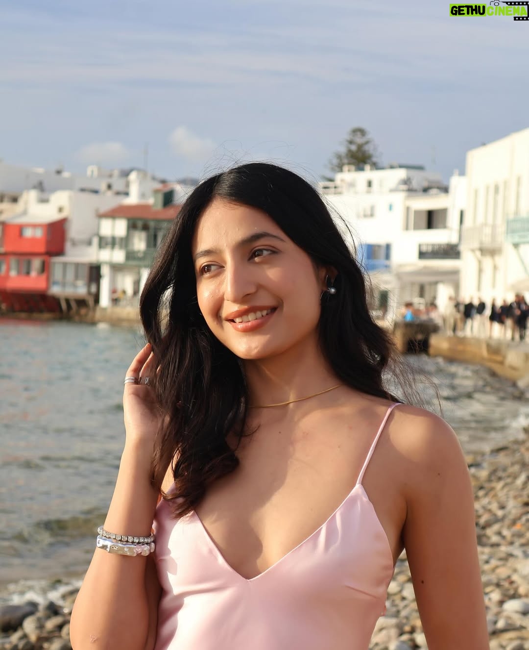 Aarushi Chib - 24.1K Likes - Letting the tide wash away everything I no longer need🌊