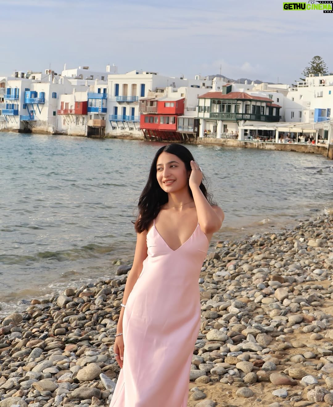 Aarushi Chib - 24.1K Likes - Letting the tide wash away everything I no longer need🌊