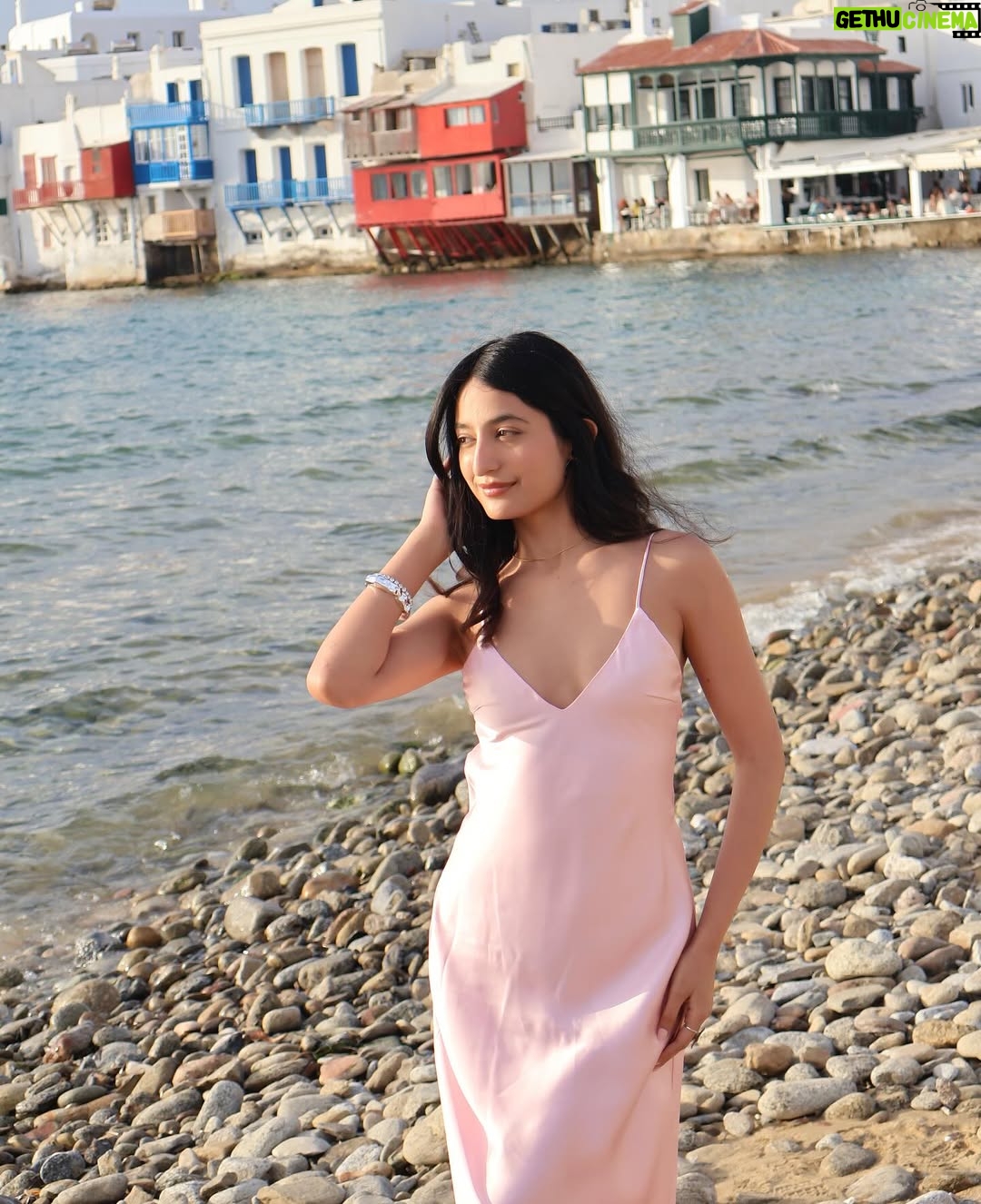 Aarushi Chib - 24.1K Likes - Letting the tide wash away everything I no longer need🌊