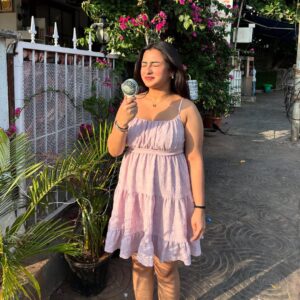Aarushi Mehta Instagram - Me and my mini fan against the world💕🌸

.
.
.
#newpost #mumbai #discover #trendy #dress #dresses #ootd #outfits #outfittoday #outﬁtinspo #pink #summerdresses