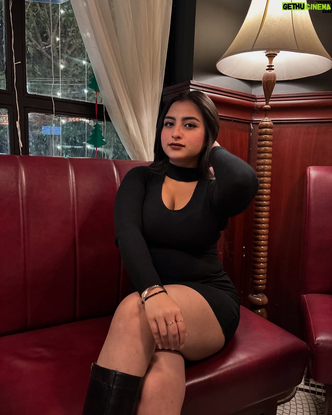 Aarushi Mehta - 604 Likes - 👸

.
.
.
#newpost #fyp #foryoupage #trending #viral #discover #ootn #outfitinspiration #outfitofthenight #fitcheck #blackdress