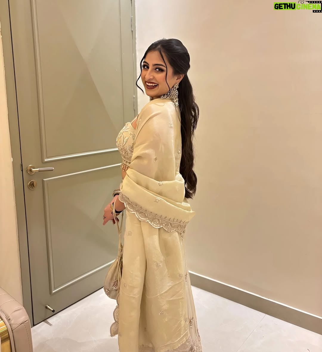 Aarushi Mehta - 326 Likes - Bano ki saheli✨🥰🌺

.
.
.
#newpost #viral #discover #trending #fyp #foryoupage #instagram #wedding #engagement #ootd #outfits #indianoutfit #indianoutfitinspo #outfitinspo #fitcheck #weddingoutfits