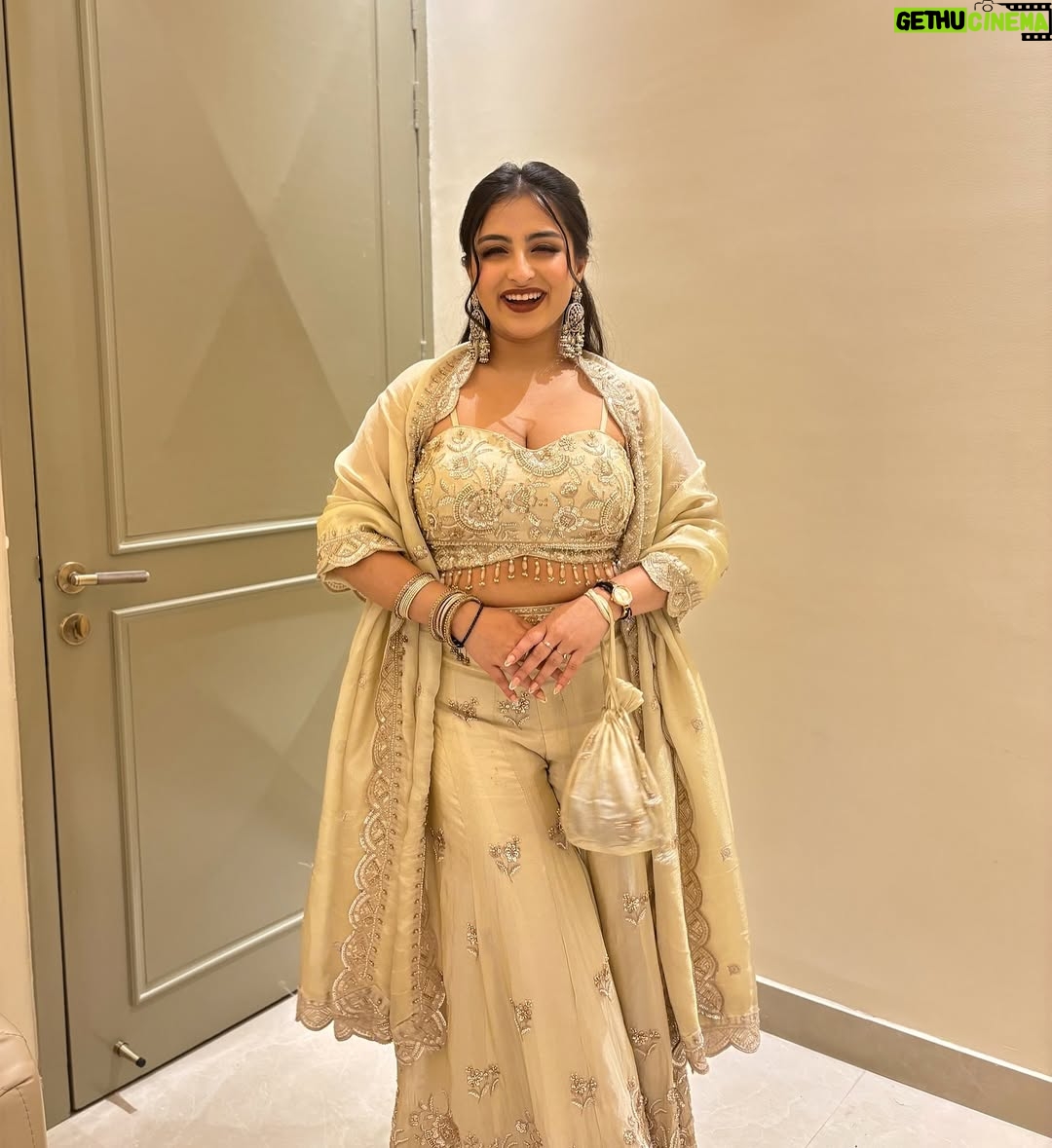 Aarushi Mehta - 326 Likes - Bano ki saheli✨🥰🌺

.
.
.
#newpost #viral #discover #trending #fyp #foryoupage #instagram #wedding #engagement #ootd #outfits #indianoutfit #indianoutfitinspo #outfitinspo #fitcheck #weddingoutfits