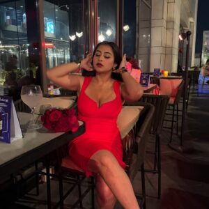 Actress Aarushi Mehta HD Photos and Wallpapers April 2025