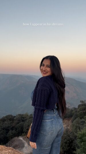 Aarushi Mehta Instagram - Just look at the sky😍🌇

.
.
.
#fyp #viral #discover #trending #foryoupage #instagram #reels #trendingreels #reelsinstagram #instagramreels #sunset #sunsets #sky #meghalaya #shillong #cherrapunji #viral #viralvideos #sunsetreels