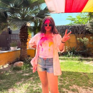Aarushi Mehta Instagram - Had my “Balam Pichkari” moment🩷🩵🧡💜💛💚💙❤️

.
.
.
#newpost #fyp #foryoupage #holi
