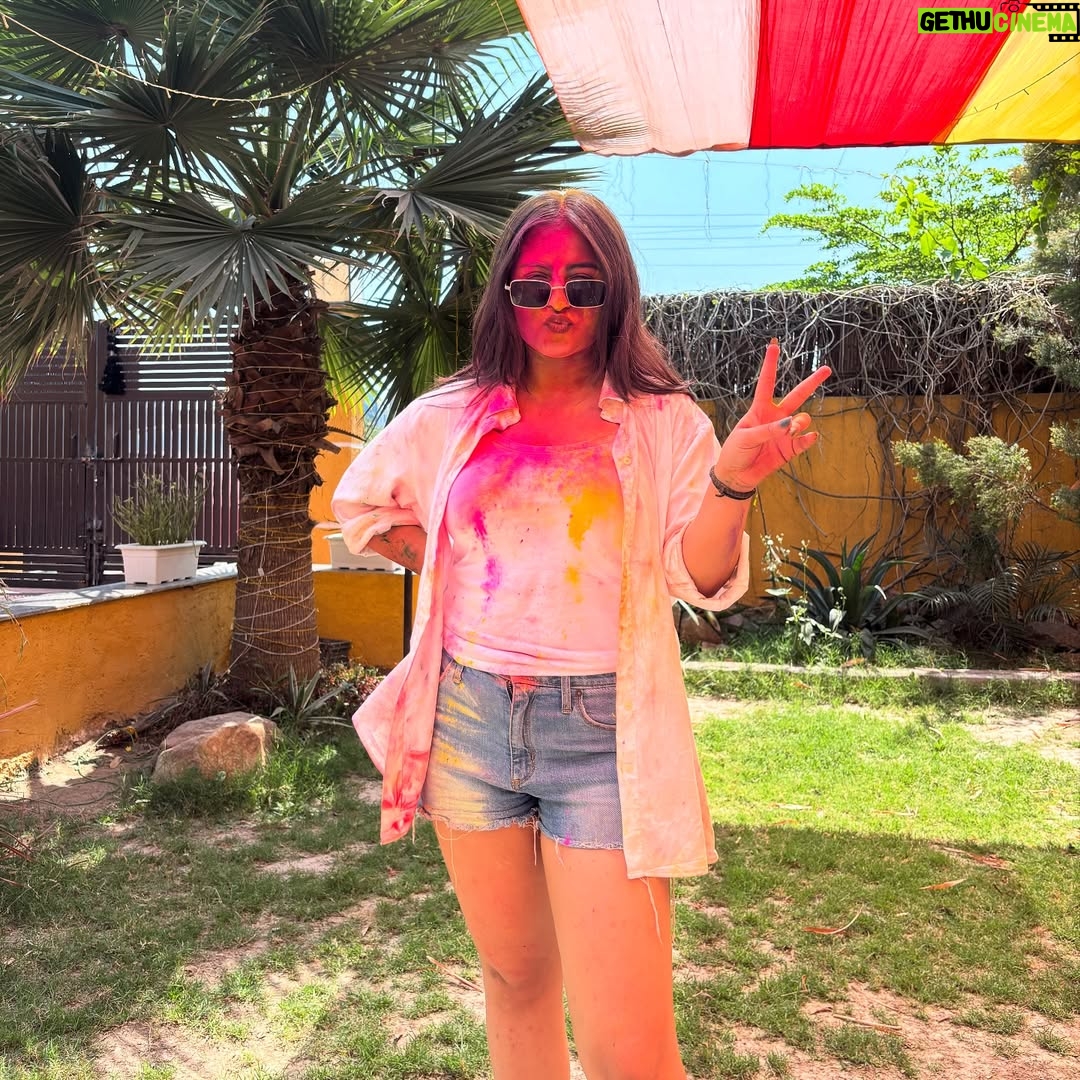 Aarushi Mehta - 337 Likes - Had my “Balam Pichkari” moment🩷🩵🧡💜💛💚💙❤️

.
.
.
#newpost #fyp #foryoupage #holi