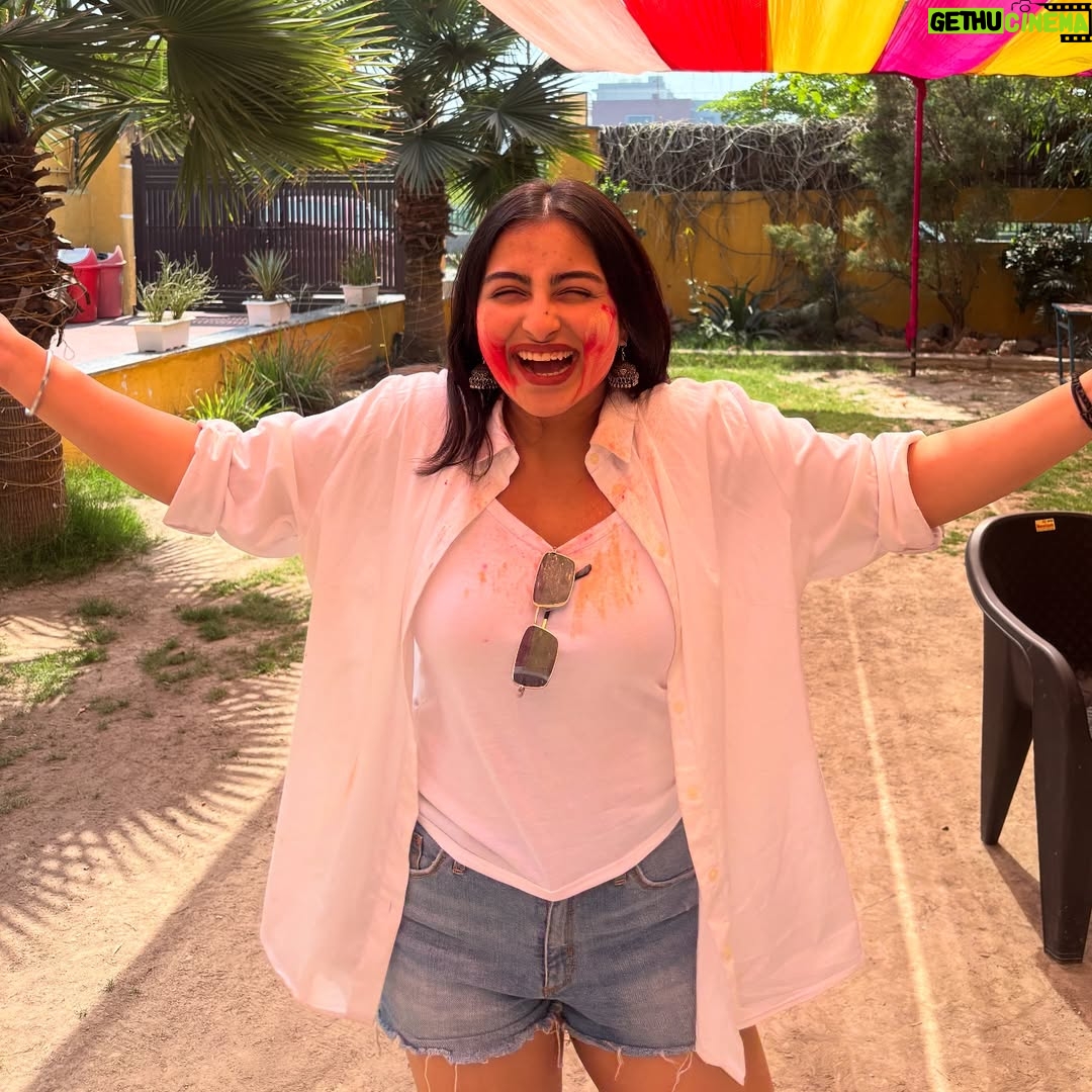 Aarushi Mehta - 337 Likes - Had my “Balam Pichkari” moment🩷🩵🧡💜💛💚💙❤️

.
.
.
#newpost #fyp #foryoupage #holi