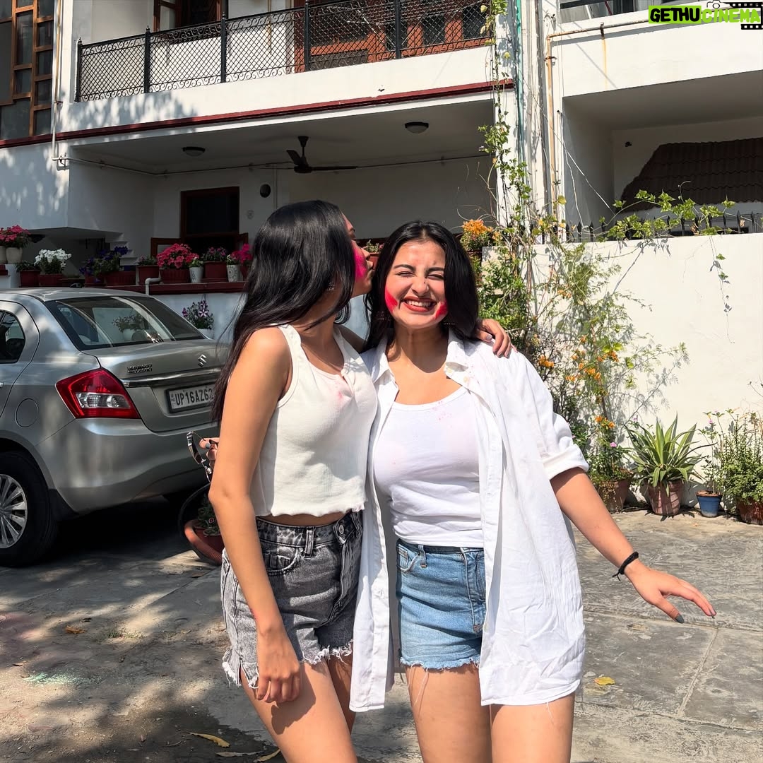 Aarushi Mehta - 337 Likes - Had my “Balam Pichkari” moment🩷🩵🧡💜💛💚💙❤️

.
.
.
#newpost #fyp #foryoupage #holi