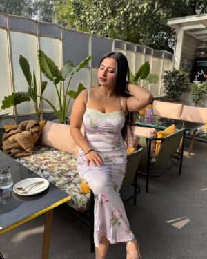 Aarushi Mehta Instagram - I’m the topic & the top pick 💕🎀🌸🌷💖

.
.
.
#newpost #fyp #foryoupage #discover #trending #viral #ootd #outfit #outfitinspo #outfitoftheday #pink #floral #instagram #fitcheck