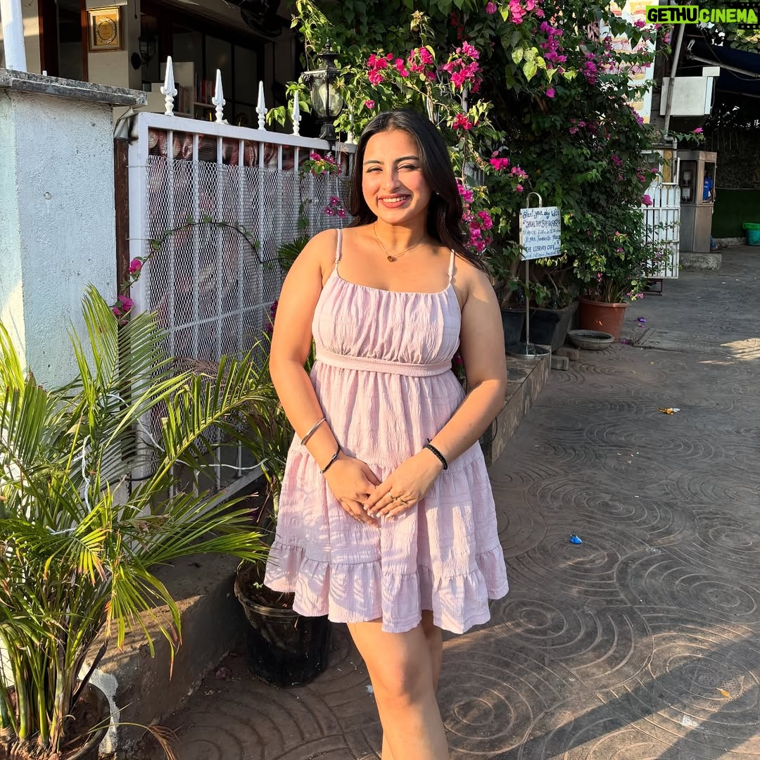 Aarushi Mehta - 585 Likes - Me and my mini fan against the world💕🌸

.
.
.
#newpost #mumbai #discover #trendy #dress #dresses #ootd #outfits #outfittoday #outﬁtinspo #pink #summerdresses