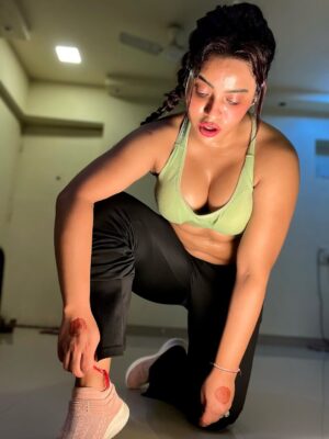 Aasma Sayed Instagram - Did you #workout today ……?

#gymmotivation #gymlife #gymreels #gymrats 

#motivational #workout #workoutmotivation #workout #motivational #quotes 

#💞