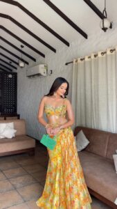 Actress Aayushi Sharma HD Photos and Wallpapers July 2025