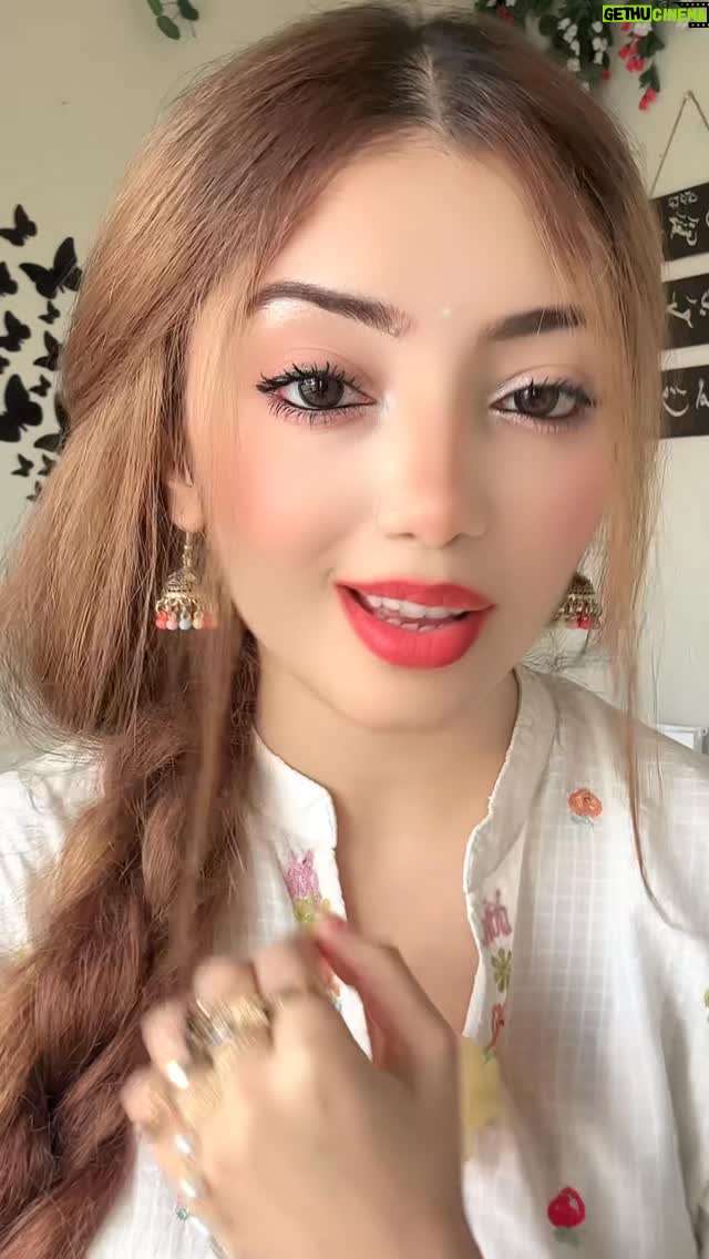Abeera Khan - 4.8K Likes - 🕊️