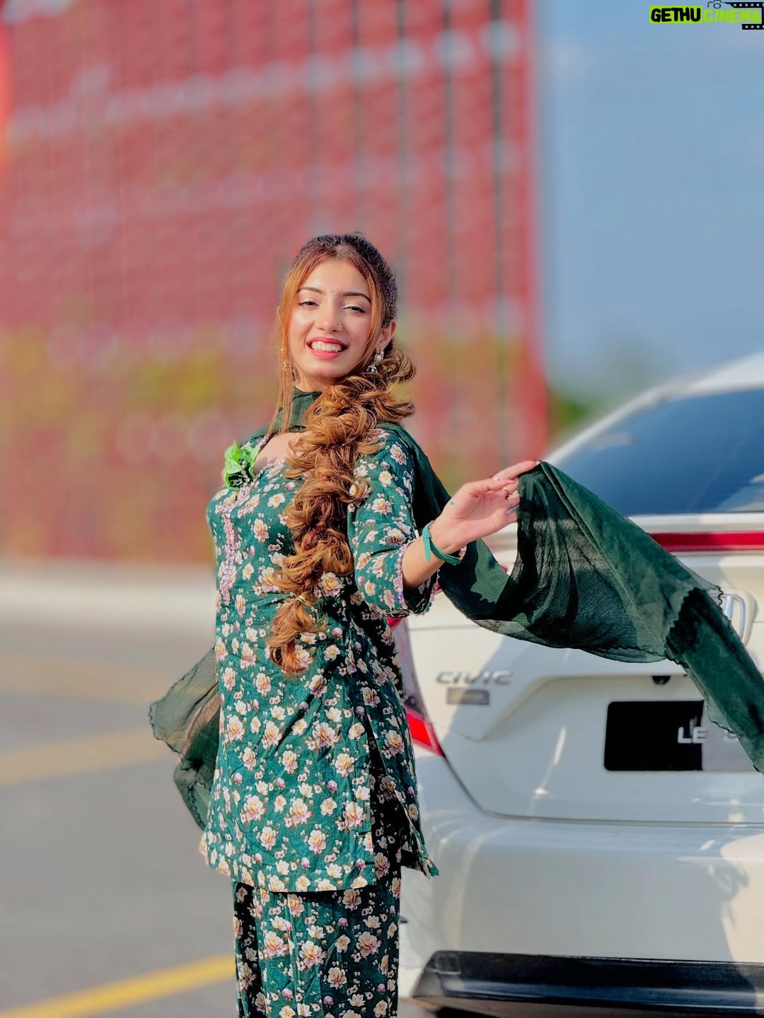 Abeera Khan - 4.3K Likes - 🕊️ 
Dress 🍂🤍👉🏻 @akbrand_collection 

#foryou #viral #instagram #post