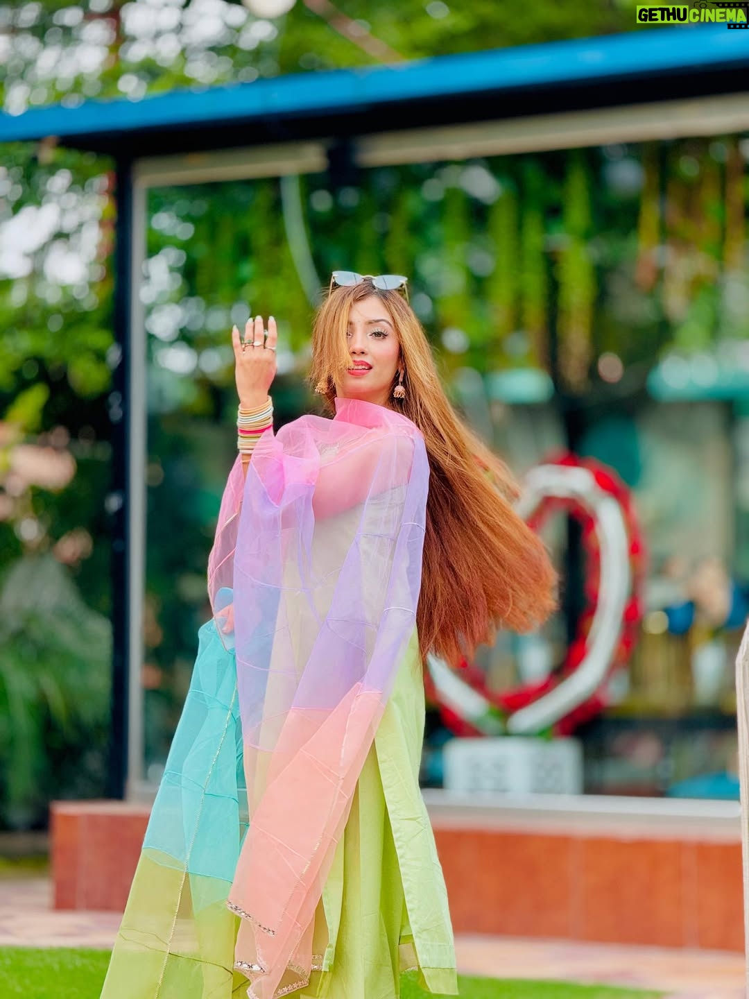 Abeera Khan - 3.3K Likes - Hayeee 🌸🪷___ 
Dress 👗👉🏻 @akbrand_collection ❤️

#foryou #viral #instagram #post #azul