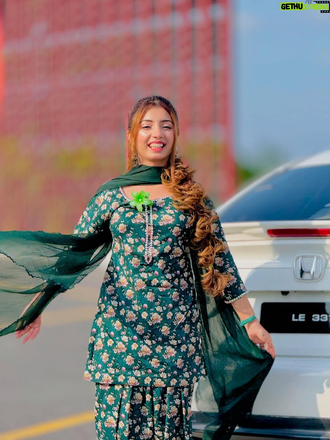 Abeera Khan - 4.3K Likes - 🕊️ 
Dress 🍂🤍👉🏻 @akbrand_collection 

#foryou #viral #instagram #post