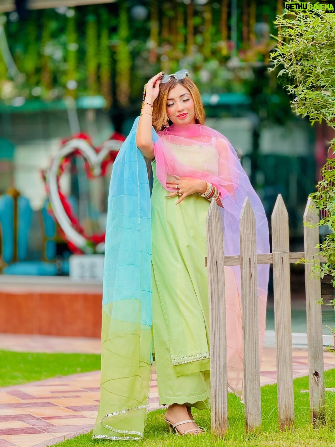 Abeera Khan - 3.3K Likes - Hayeee 🌸🪷___ 
Dress 👗👉🏻 @akbrand_collection ❤️

#foryou #viral #instagram #post #azul