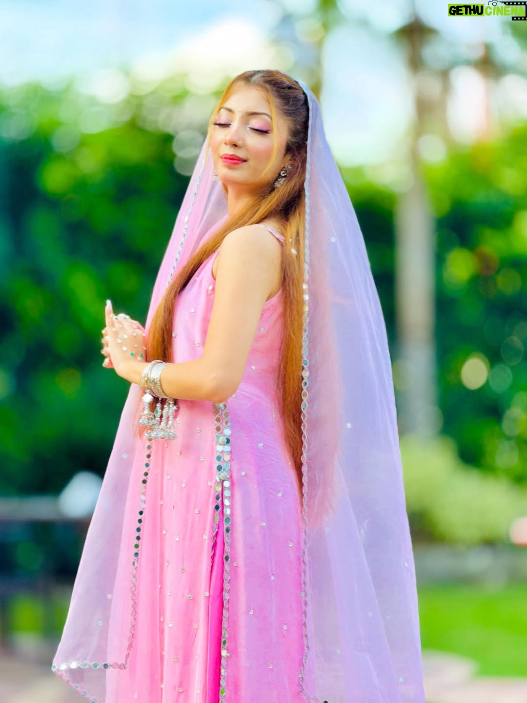 Abeera Khan - 2.7K Likes - Ouffff 🌸🩷🎀_____

#foryou #instagram #viral #post #pinkdress #girl🎀