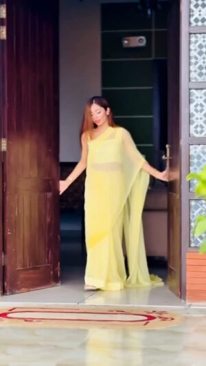 Abeera Khan Instagram - Hayee ❤️✨__

Saree 👉🏻 @akbrand_collection ✨

#ahmera #instagram #viral #foryou #reels #trending #makeup