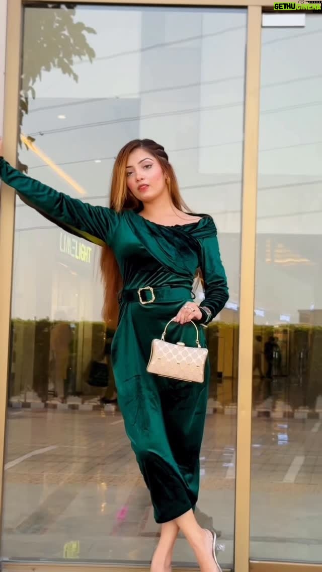 Abeera Khan - 2.9K Likes - Tere Liye🔥✨❤️
bodycon dress👗by: @veerclothings 
*
*
*
#ahmera #viral #instagram #foryou #reels #trending #makeup