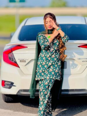 Abeera Khan Instagram - 🕊️
Dress 🍂🤍👉🏻 @akbrand_collection
#foryou #viral #instagram #post