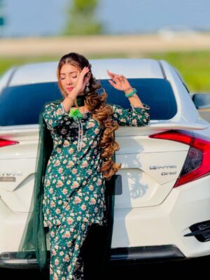 Abeera Khan Instagram - 🕊️
Dress 🍂🤍👉🏻 @akbrand_collection
#foryou #viral #instagram #post