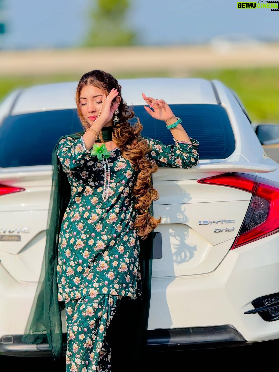Abeera Khan - 4.3K Likes - 🕊️ 
Dress 🍂🤍👉🏻 @akbrand_collection 

#foryou #viral #instagram #post