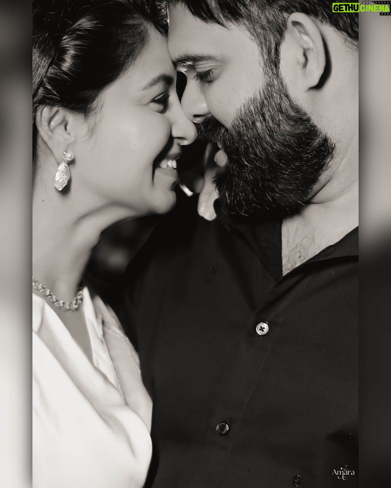 Abhinaya - 216.5K Likes - Better together, families forever ❤️

#kartabhin

📸 @amara.studio_