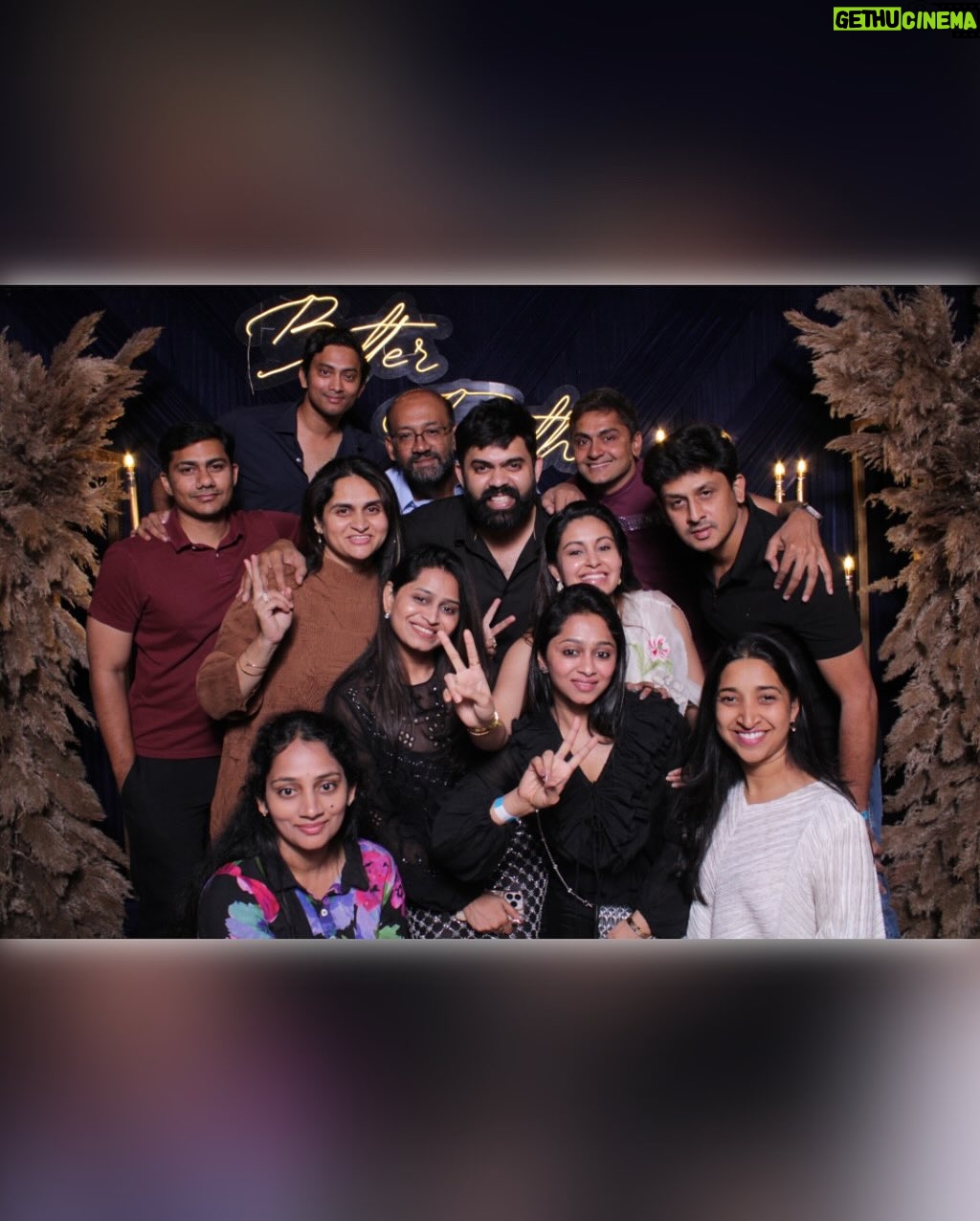 Abhinaya - 216.5K Likes - Better together, families forever ❤️

#kartabhin

📸 @amara.studio_