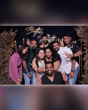 Abhinaya Instagram - Better together, families forever ❤️

#kartabhin

📸 @amara.studio_