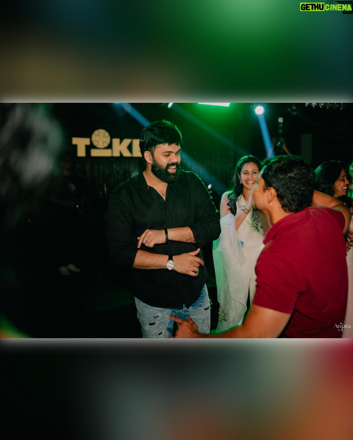 Abhinaya - 216.5K Likes - Better together, families forever ❤️

#kartabhin

📸 @amara.studio_