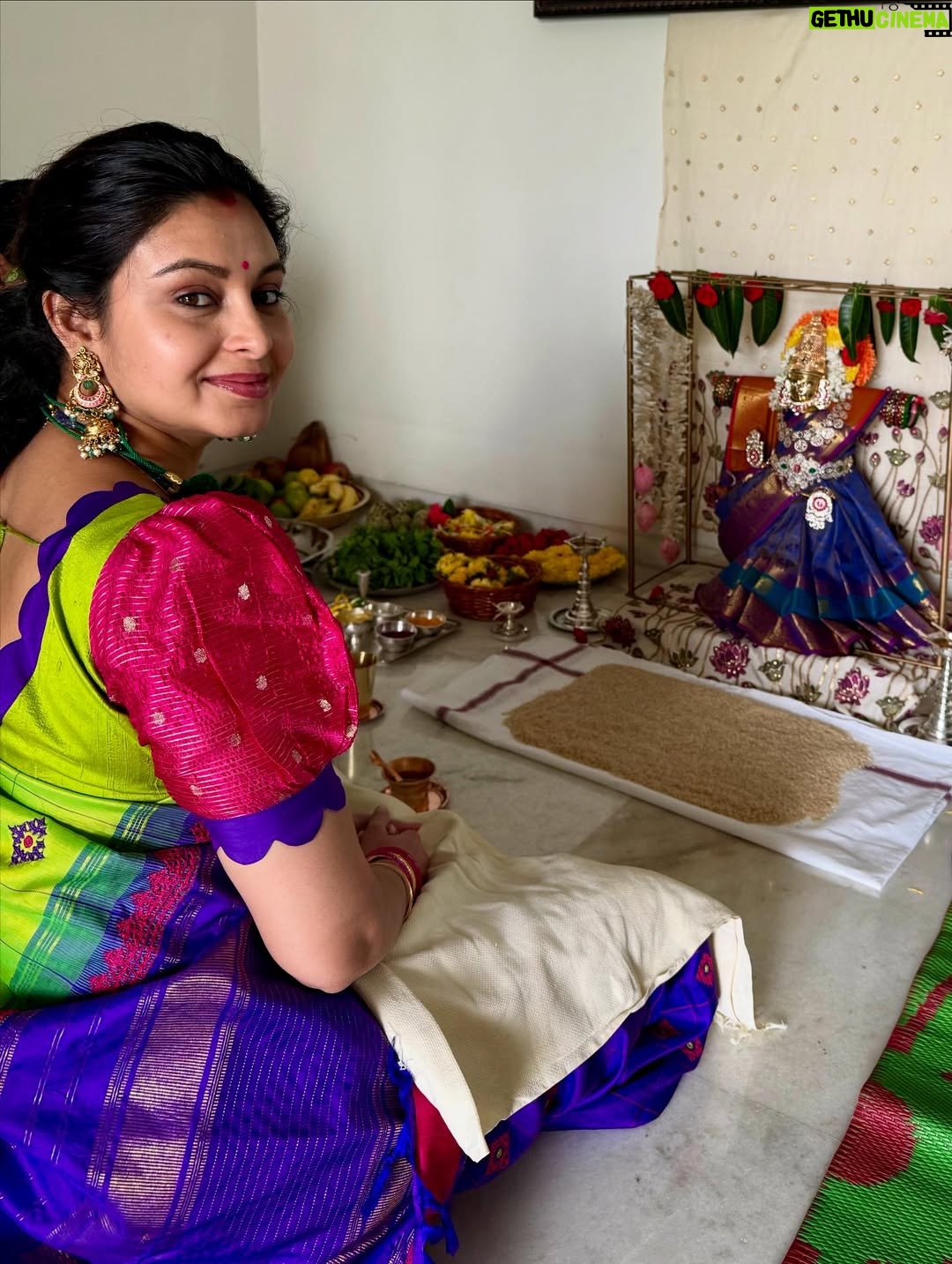Abhinaya - 237.3K Likes - varalakshmi vratham 🙏🏻