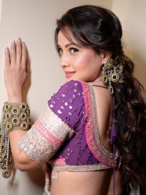 Adaa Khan Instagram - 💜	“One magical Navratri night in Bikaner 💃 Grateful for all the Love ,Warmth & Energy ✨”💜

.
 📸 :- @rbdigital07 
💃🏻 :- @nidhikurda 
💍 :- @vaidaan.official
