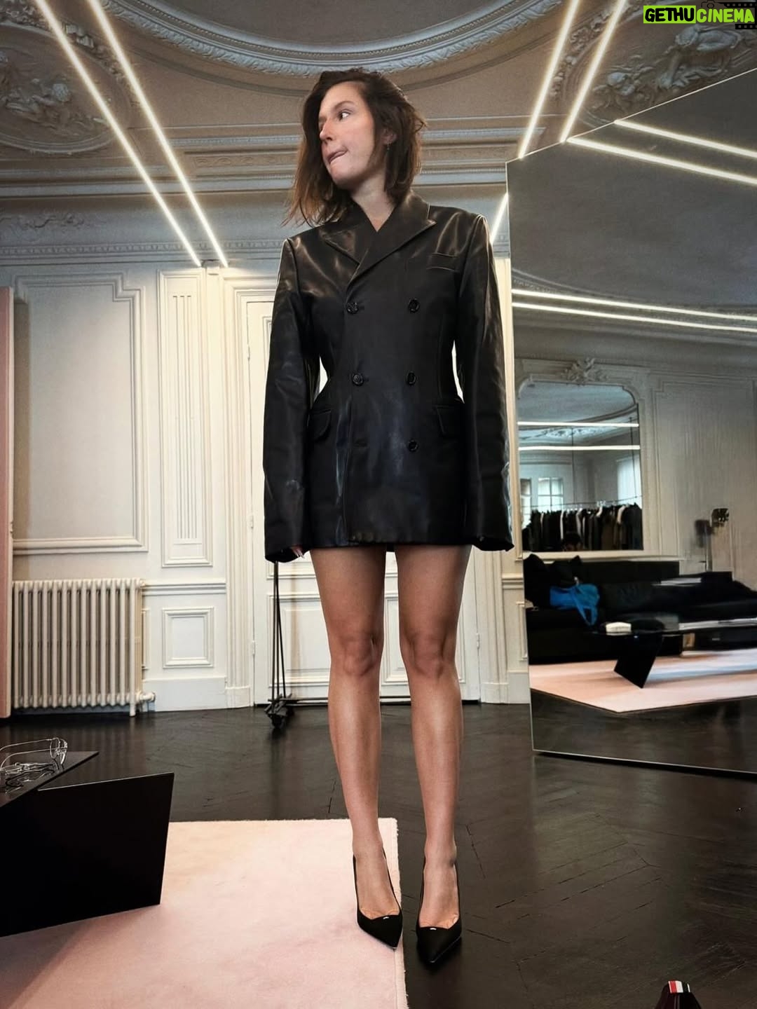 Adèle Exarchopoulos - 175.7K Likes - CHIEN 51 de Cedric Jimenez en salles aujourd’hui 🖤🎬🕶️♟️🕷️🐈‍⬛✔️🐦‍⬛◼️♠️🏴❤️ 

#yslmakeup