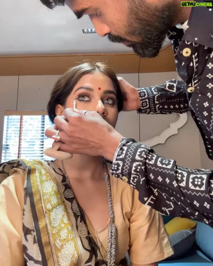 Aditi Prasad - 4.4K Likes - Elegance is the only beauty that never fades🥱