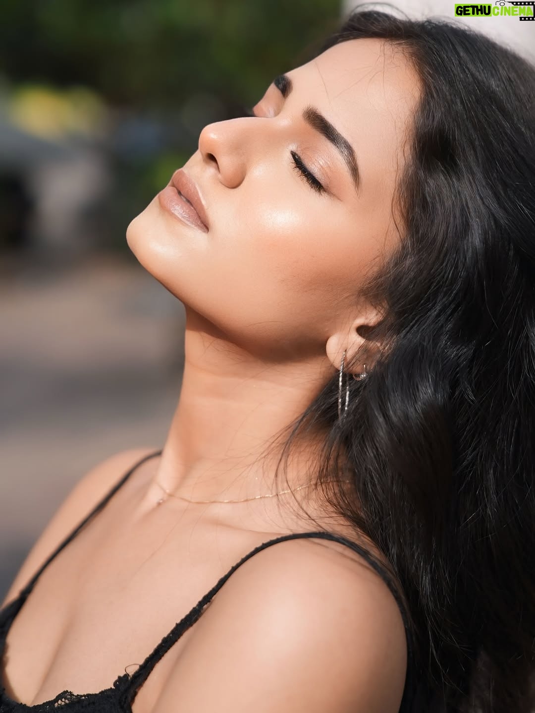 Aditi Prasad - 4.1K Likes - Serving face , serving looks, serving goals 💅🏾
.
📸 @abhishek_productions_29 
.
.
#AestheticVibes #ModelDiaries #FaceCardNeverDeclines #IndianModel #FashionMuse #BeautyInDetails #MakeupOnPoint #InstaGlam #NoFilterNeeded #GlowMode #EditorialLook #ModernMuse #ExplorePage #ContentQueen #styledbyme