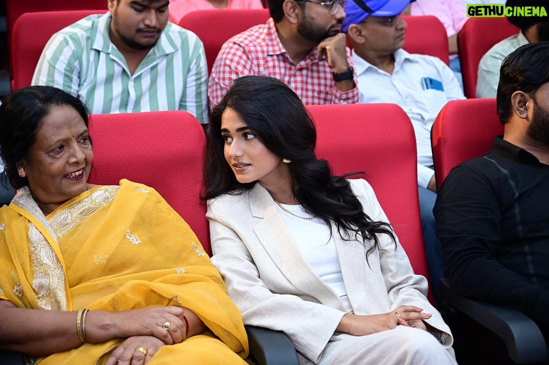 Aditi Prasad - 2.4K Likes - Living in my dreams 🤍🧿