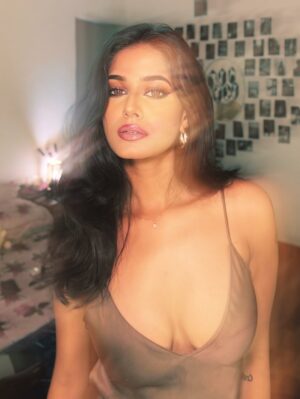 Aditi Prasad Instagram - I brown you ✨🤎🦌