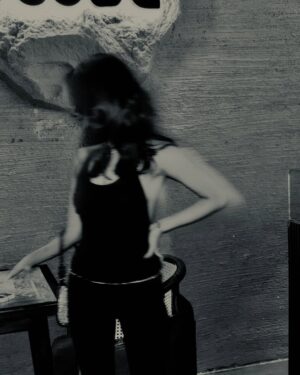 Aditi Prasad Instagram - She’s poetry in motion, written in moonlight and dressed in mystery.✍🏿🧛♀️
.
.
#NightMuse #BacklessElegance #DarkFemme #MonochromeMood #MysteryInStyle #ChicNights #BoldAndBeautiful #StyleStatement #BlackAndBold #eveningglow