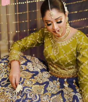 Adla Khan Instagram - 💙
💄 @thekrisalyswomen
👗 @nomanandbhaiya
📷 @daysstudioweddings
@fariyalartistry