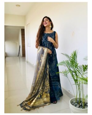 Adla Khan Instagram - A summer romance with @reign.pk
The blue tone of this ethereal outfit paired with a gold hued dupatta has me dreaming of warm evenings by the ocean ✨
Have a #reignysummer yourself and don't miss out on @reign.pk 's mindblowing lawn collection!
💄 @farhan.shaikh445
Jewellery @jewelsby_areesha
.
.
#Reign #ReignLawnVol1 #ComingSoon #ReignySummer #SummerWear #Summer21 #Fashion #Unstitched #Fabric #LawnCollection #Organza #Embroidered #Print #Design #Contemporary