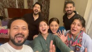 Adla Khan Instagram - PACKUP!!!
@hinaaltaf @s_mazhar_moin @aliabbasofficial
@azfu @iffatomarofficial
@thesaniasaeed