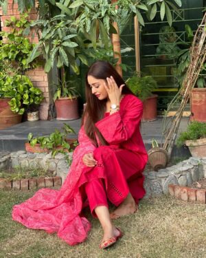 Adla Khan Instagram - 🌹
👗 @ittehad.official