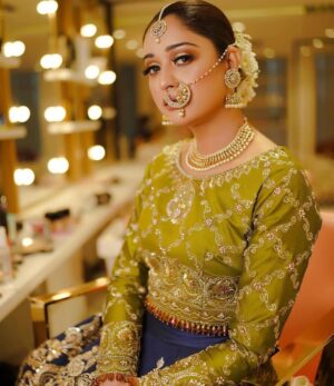 Adla Khan Instagram - 💙
💄 @thekrisalyswomen
👗 @nomanandbhaiya
📷 @daysstudioweddings
@fariyalartistry